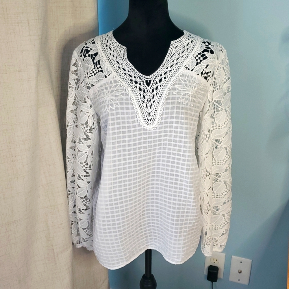 Chico's Bright White Lace Blouse EUC Sz 0 Small